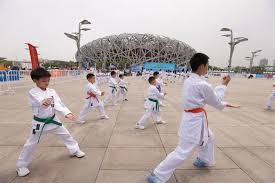 国际足联官方网站中文 超越北斗神拳 铅球运动员的力道与速度分析